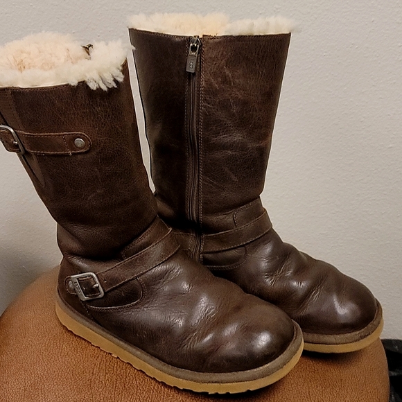 UGG Shoes - 👢Authentic UGG Leather Boots